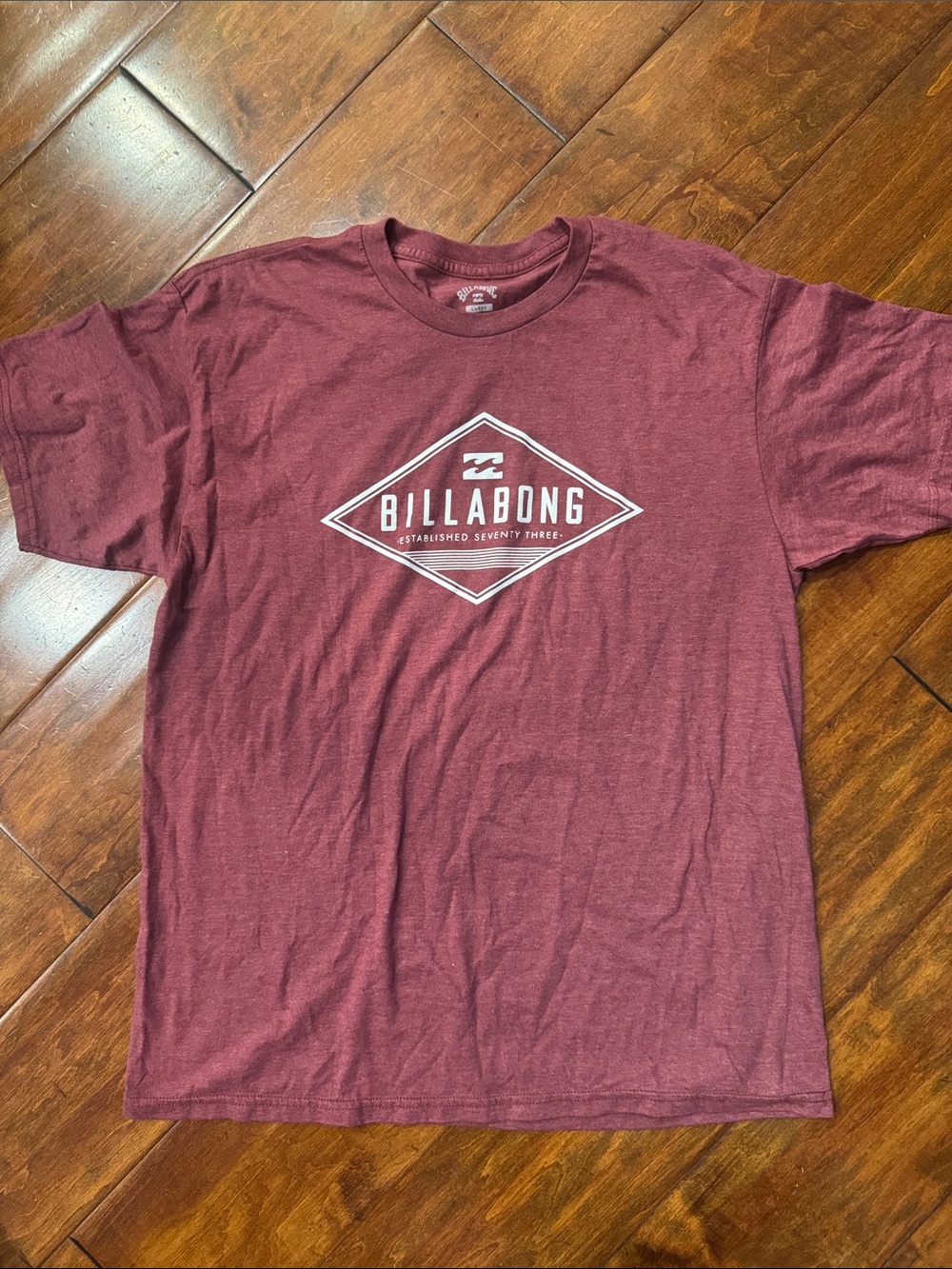 Billabong Maroon Diamond Logo Tee Mens M- Like New